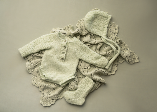 BUNDLE Vintage layer and alpaca newborn romper with matching socks (Pistachio)