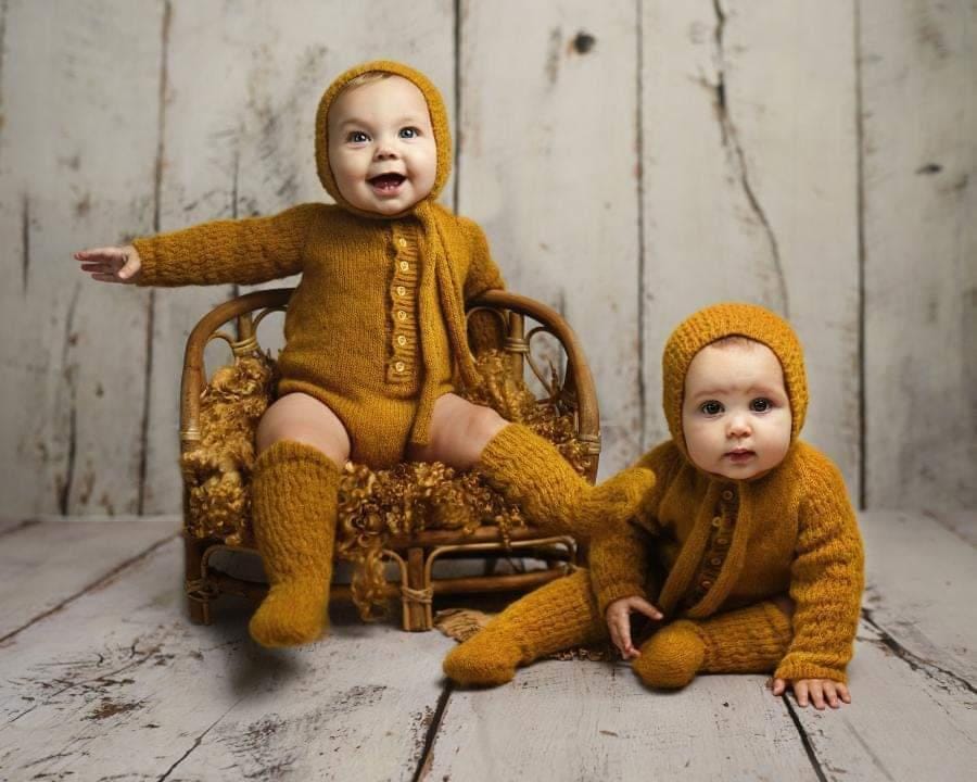 Olivia newborn sets with socks SITTER