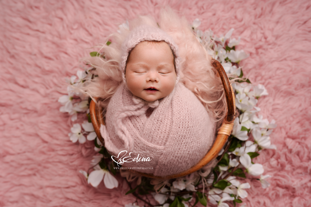 Chunky textured knitted wrap & bonnet