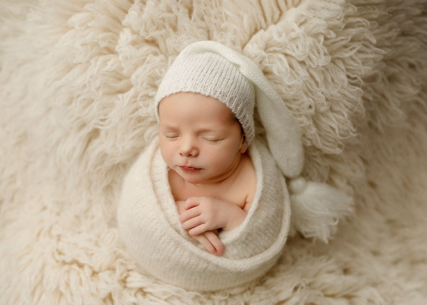 Chunky textured knitted wrap & bonnet