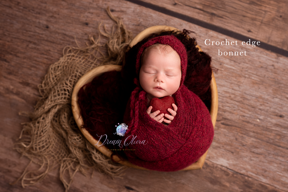 Chunky textured knitted wrap & bonnet