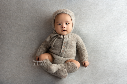 Olivia newborn sets with socks